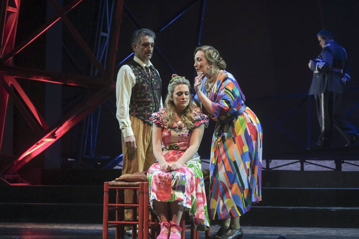 Momento del ensayo previo al estreno en el Maestranza de la zarzuela 'Los gavilanes'