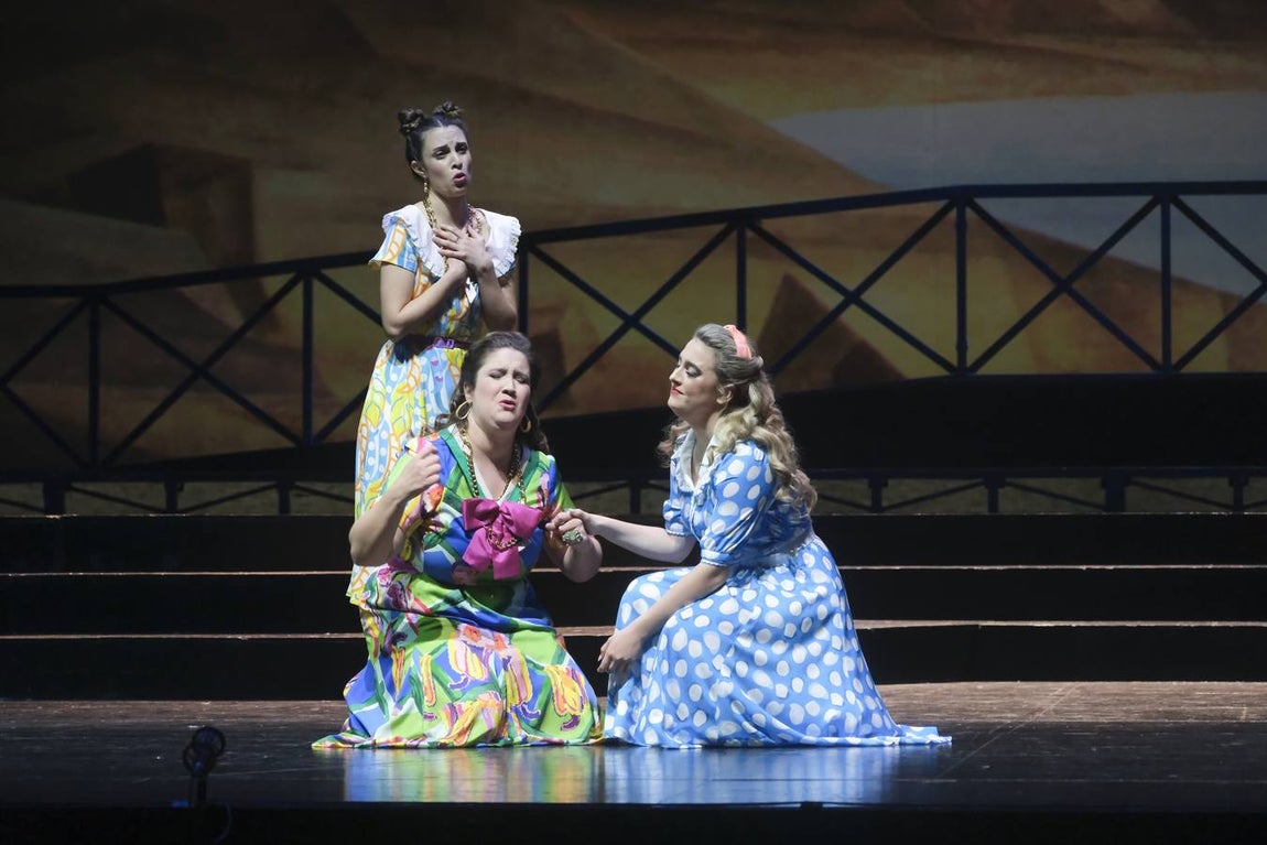Momento del ensayo previo al estreno en el Maestranza de la zarzuela 'Los gavilanes'