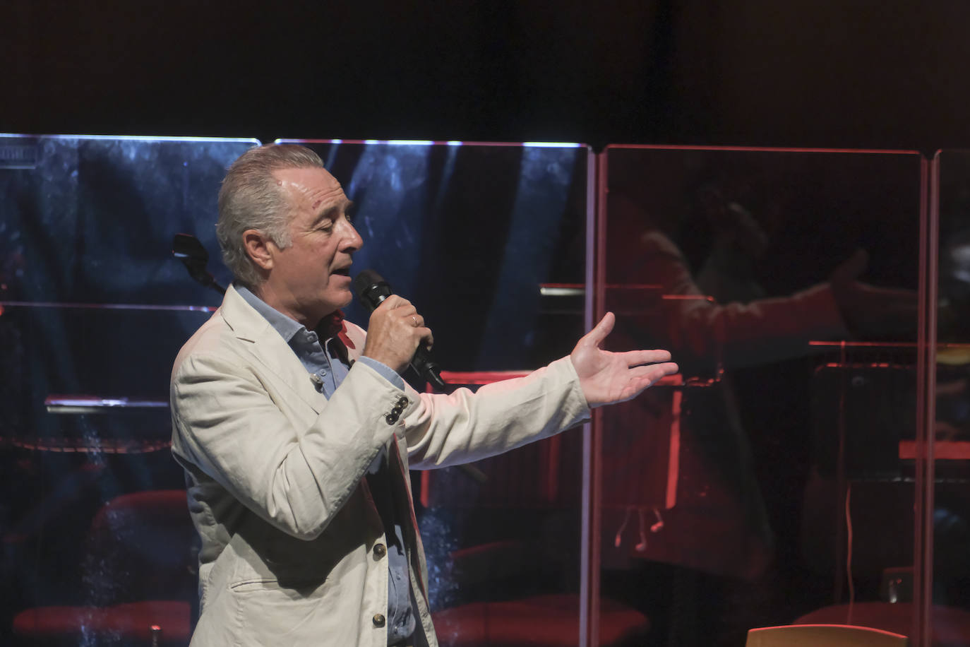José Manuel Soto durante su concierto en el teatro de la Maestranza de Sevilla 