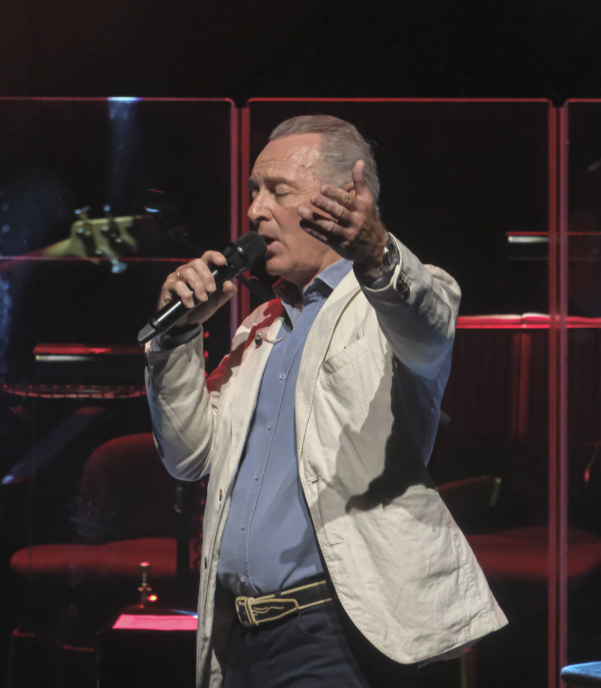 José Manuel Soto durante su concierto en el teatro de la Maestranza de Sevilla 