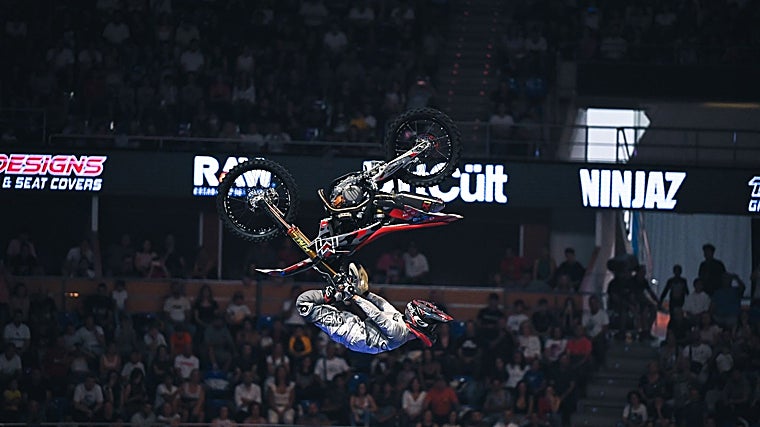 El espectáculo de motos se vivirá este sábado en el Estadio de la Cartuja