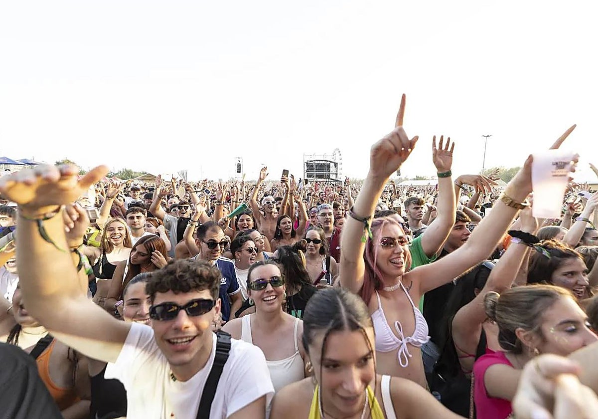 Actuaciones y ambiente en la primera jornada del Puro Latino Sevilla