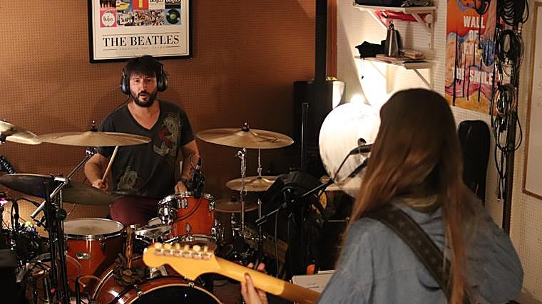 Nello y Nur Wong en el local de ensayo