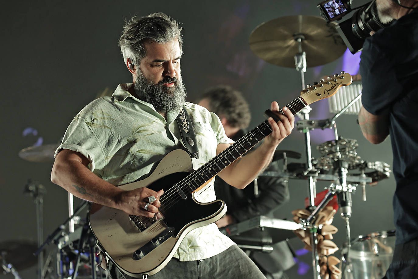 La actuación de Love of Lesbian en el Festival Interestelar conquista al público en Sevilla