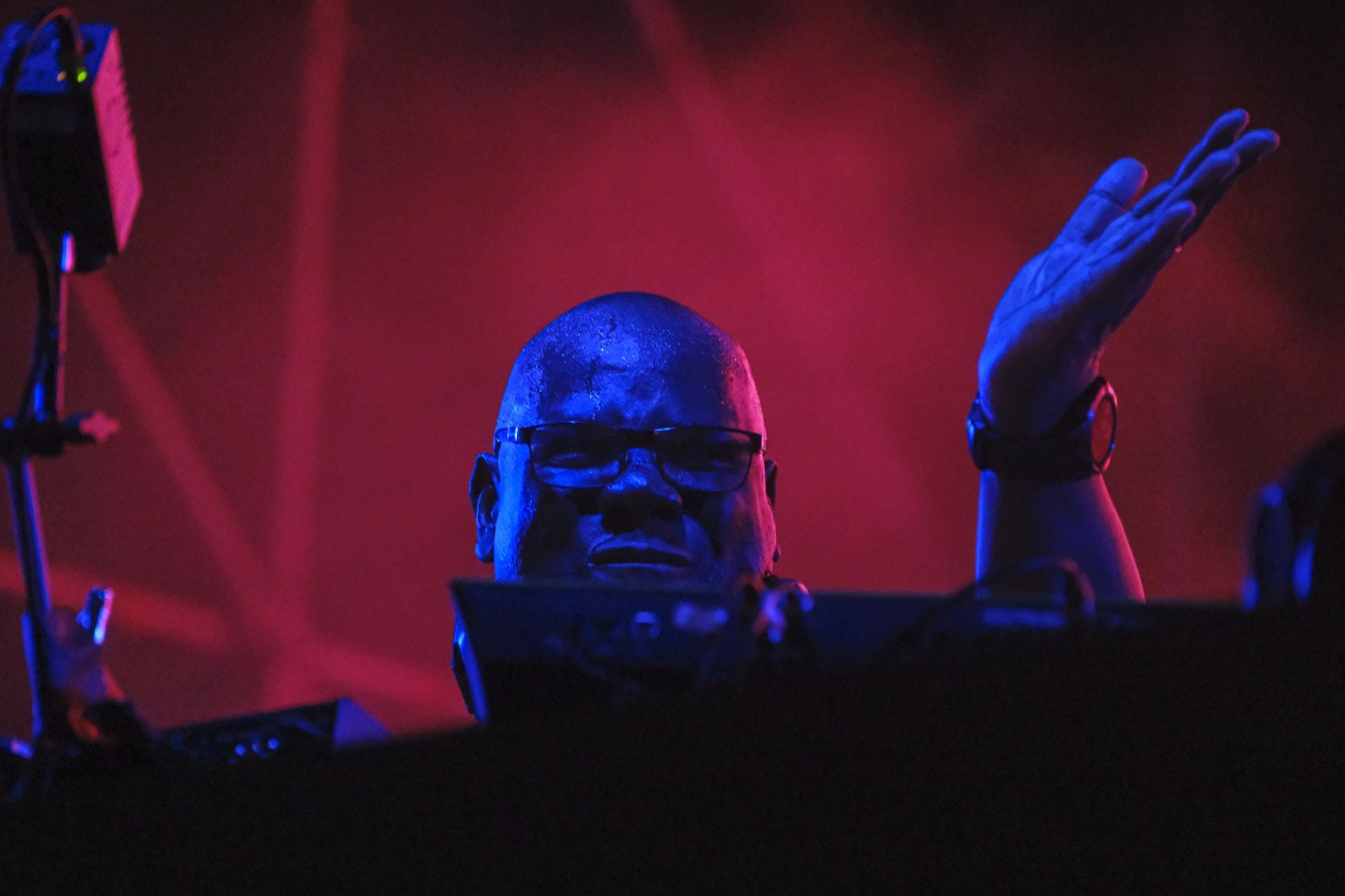 Icónico concierto de Carl Cox en la Plaza de España de Sevilla