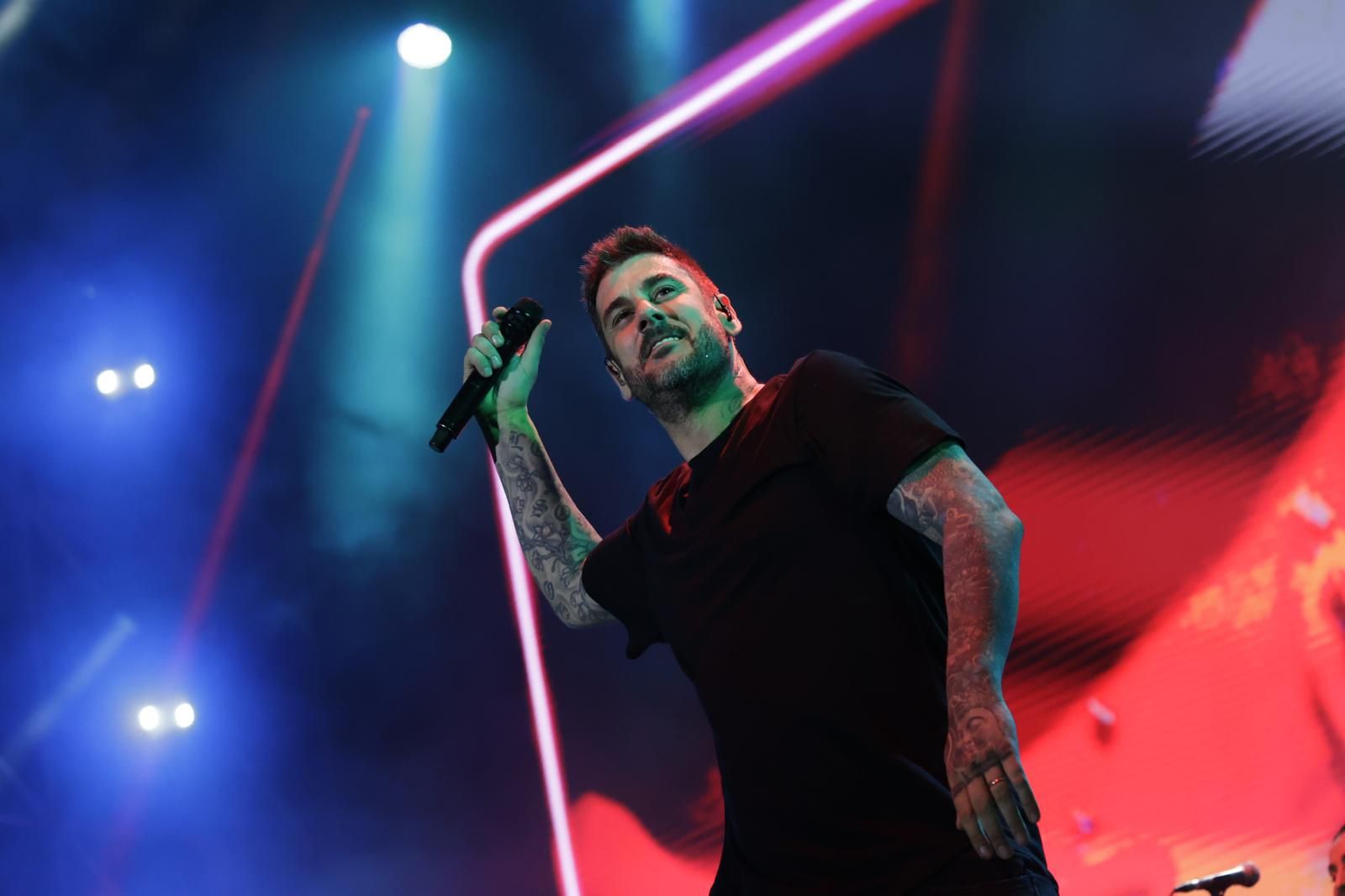 Icónica Fest acoge el concierto de Melendi en la Plaza de España de Sevilla 