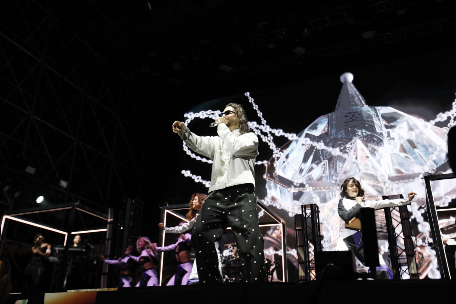Un momento del concierto de Maluma dentro del Icónica Fest en la Plaza de España de Sevilla 