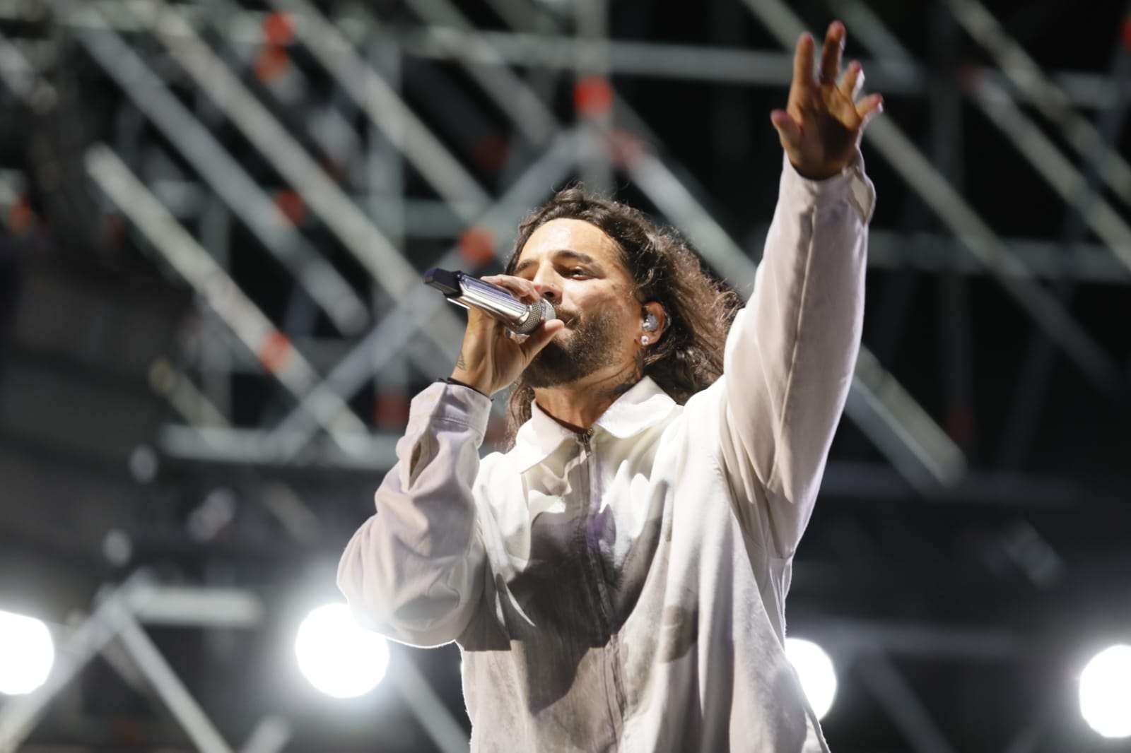 Un momento del concierto de Maluma dentro del Icónica Fest en la Plaza de España de Sevilla 
