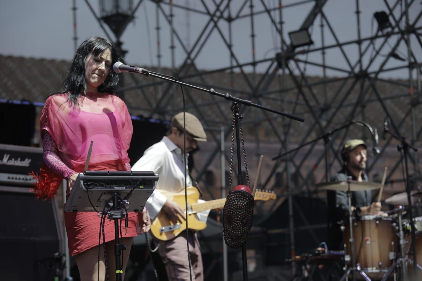 Actuación de El Columpio Asesino en Icónica Santalucía Sevilla Fest