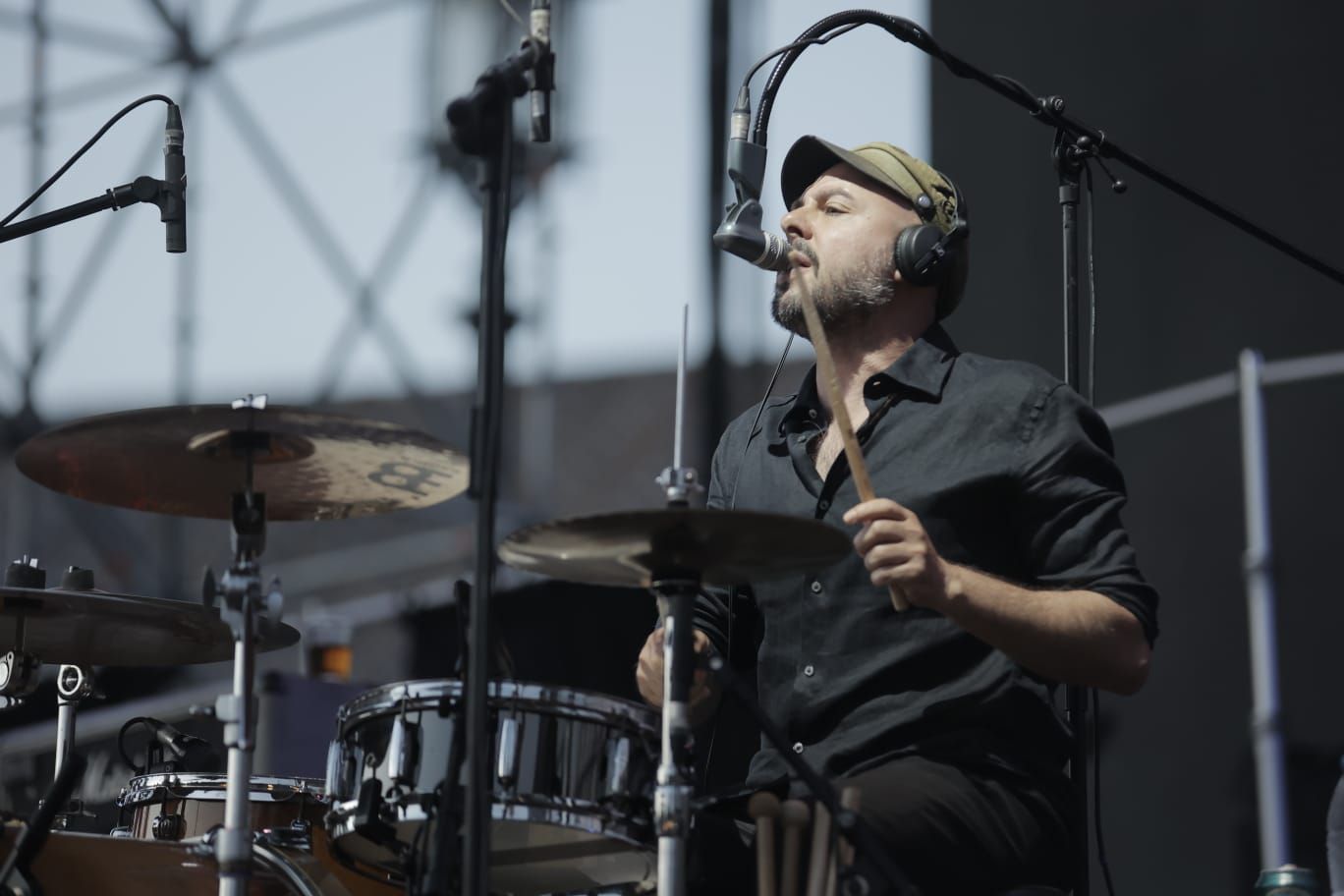 Actuación de El Columpio Asesino en Icónica Santalucía Sevilla Fest