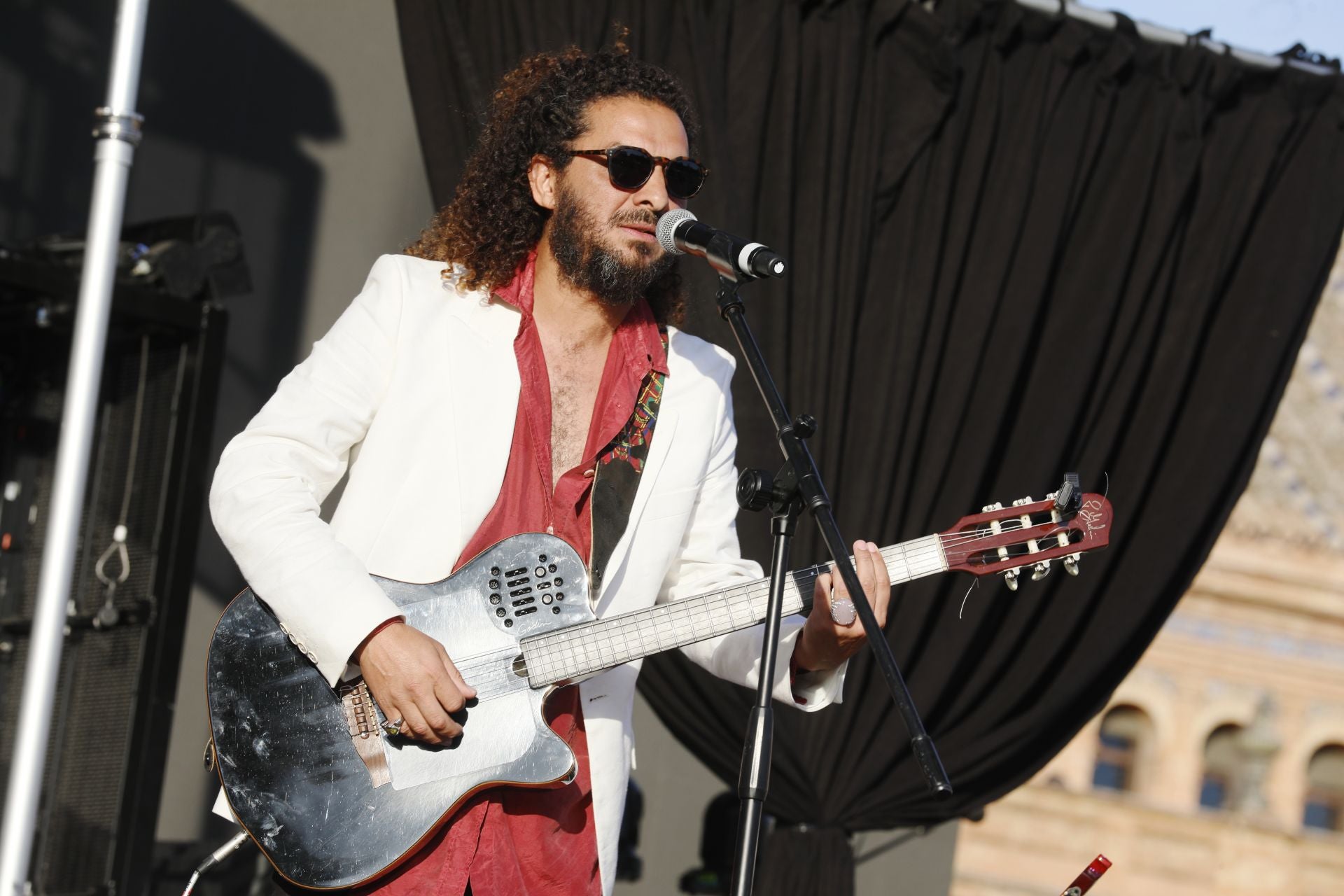 Actuación de Lin Cortés en Icónica Santalucía Sevilla Fest