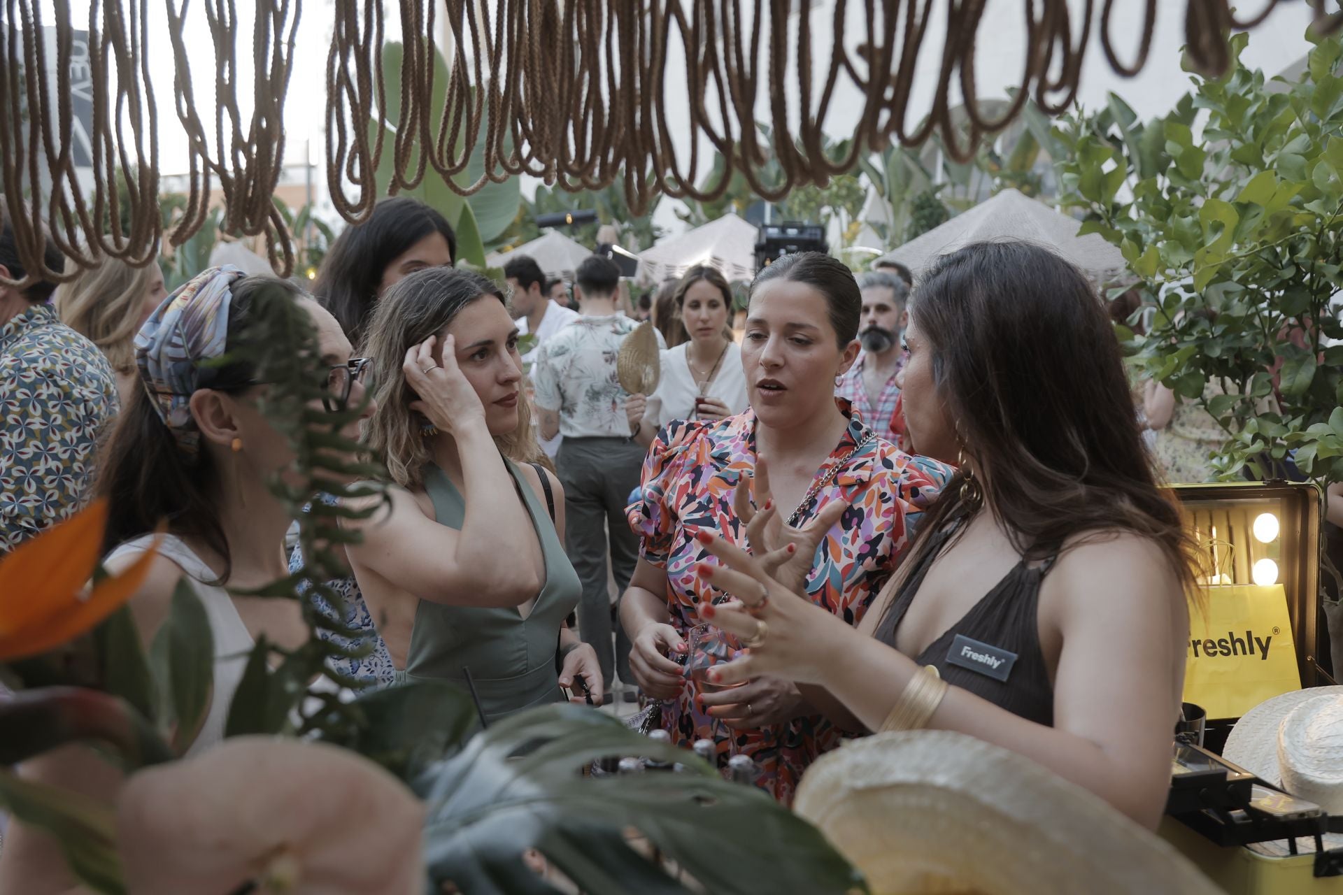 Noche tropical en la terraza Limbo del hotel Only You de Sevilla