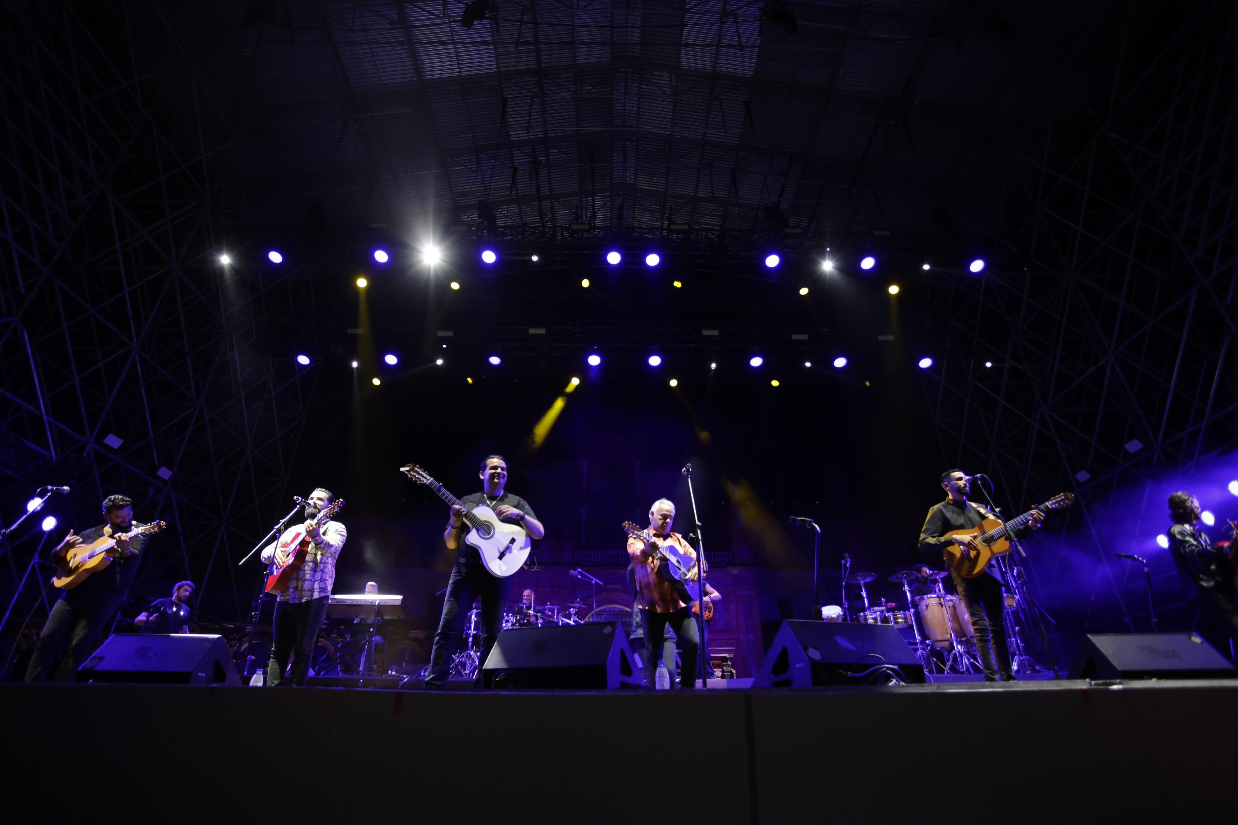 Los Gipsy Kings en plena actuación en Icónica