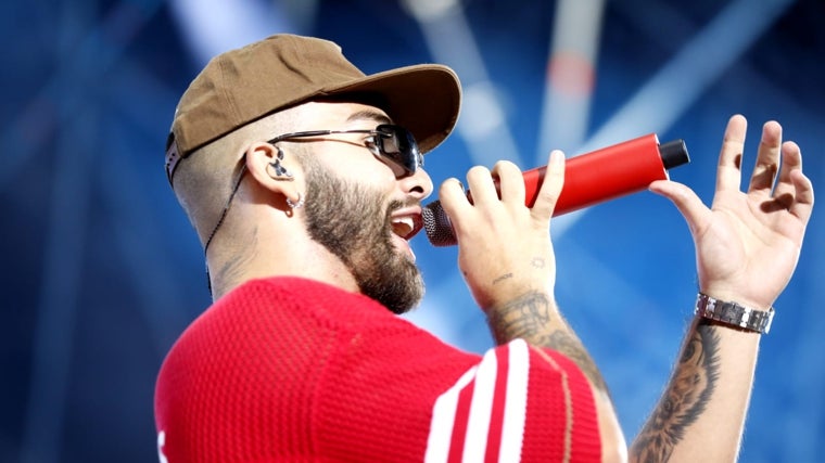 Manuel Turizo cantando en Sevilla