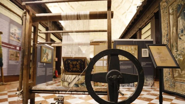 El Archivo General de Indias se convierte en el escenario de esta exposición que se centra en el mundo de loa tapices y el arte del bordado
