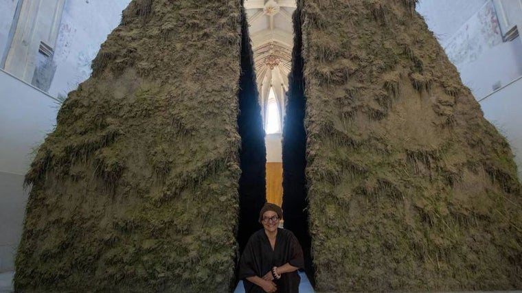 La artista colombiana Delcy Morelos es la protagonista de esta muestra que se puede visitar en el CAAC