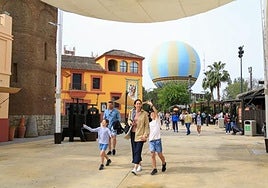 Renfe lanza un descuento especial para Isla Mágica: así puedes conseguirlo