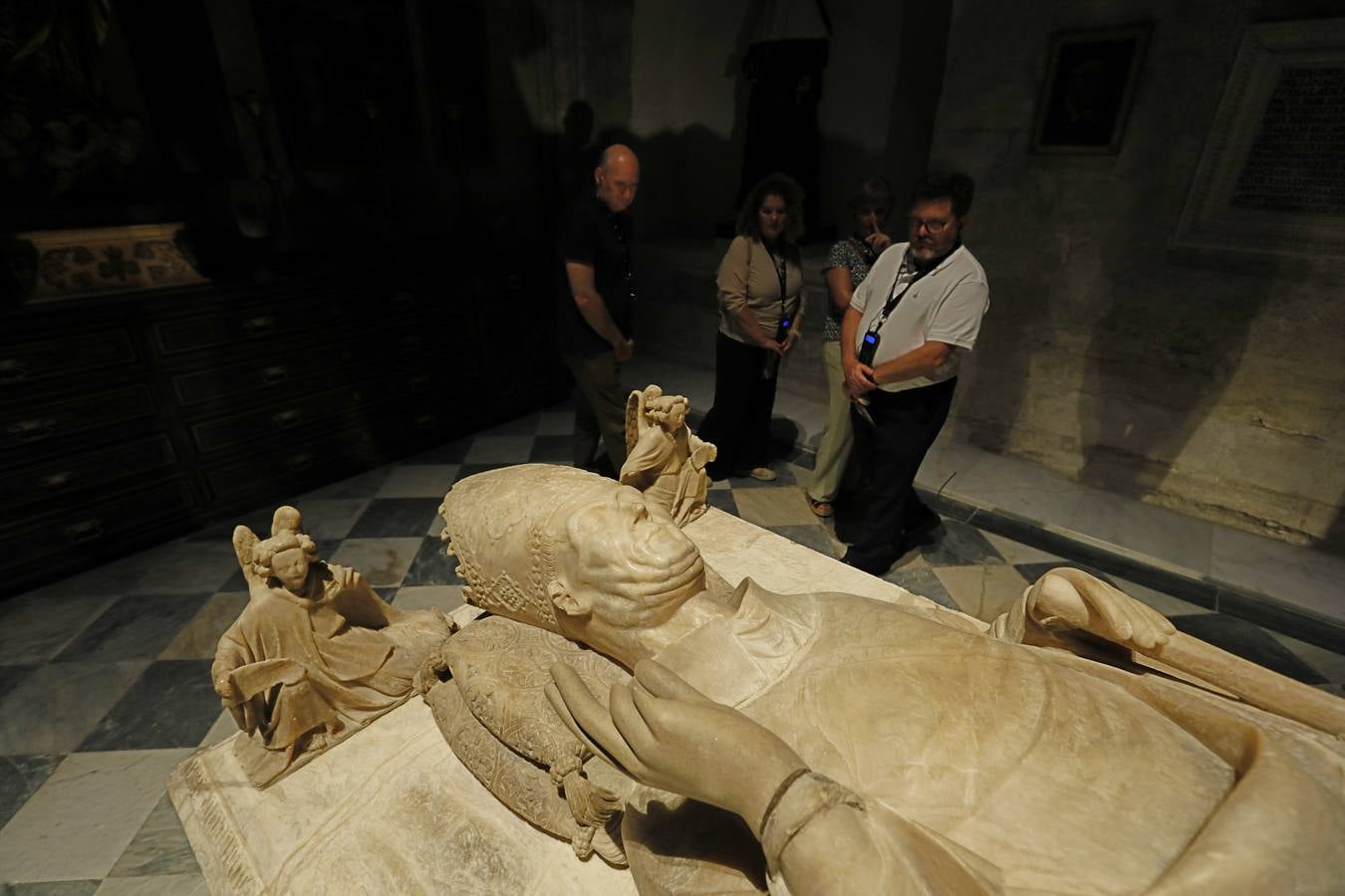 La visita se realiza los martes a las nueve y cuarto de la noche