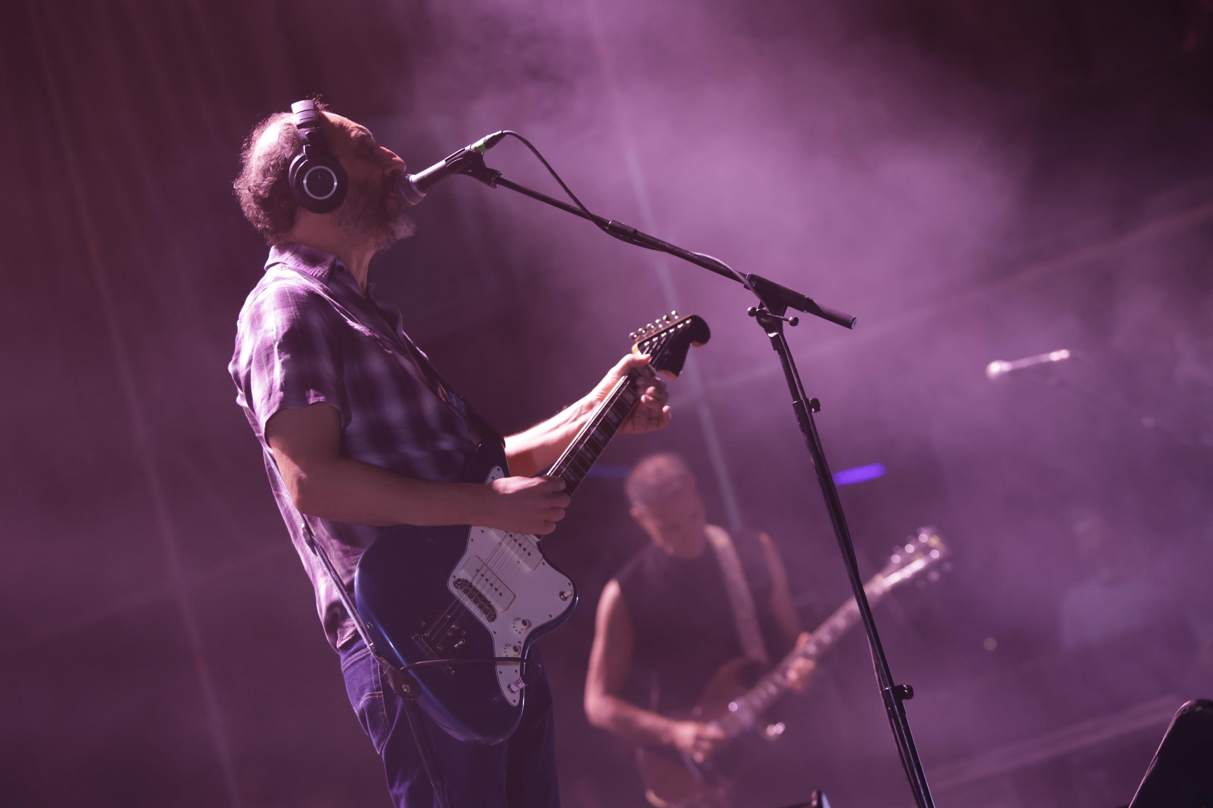 Un instante del concierto celebrado este miércoles en el CAAC de Sevilla del grupo Los Planetas