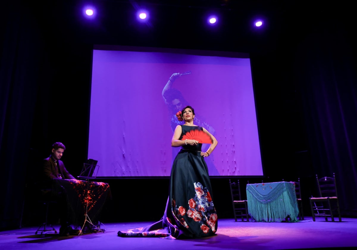 María La Rodríguez ensayando el espectáculo que presenta este domingo en Teatro Flamenco Sevilla
