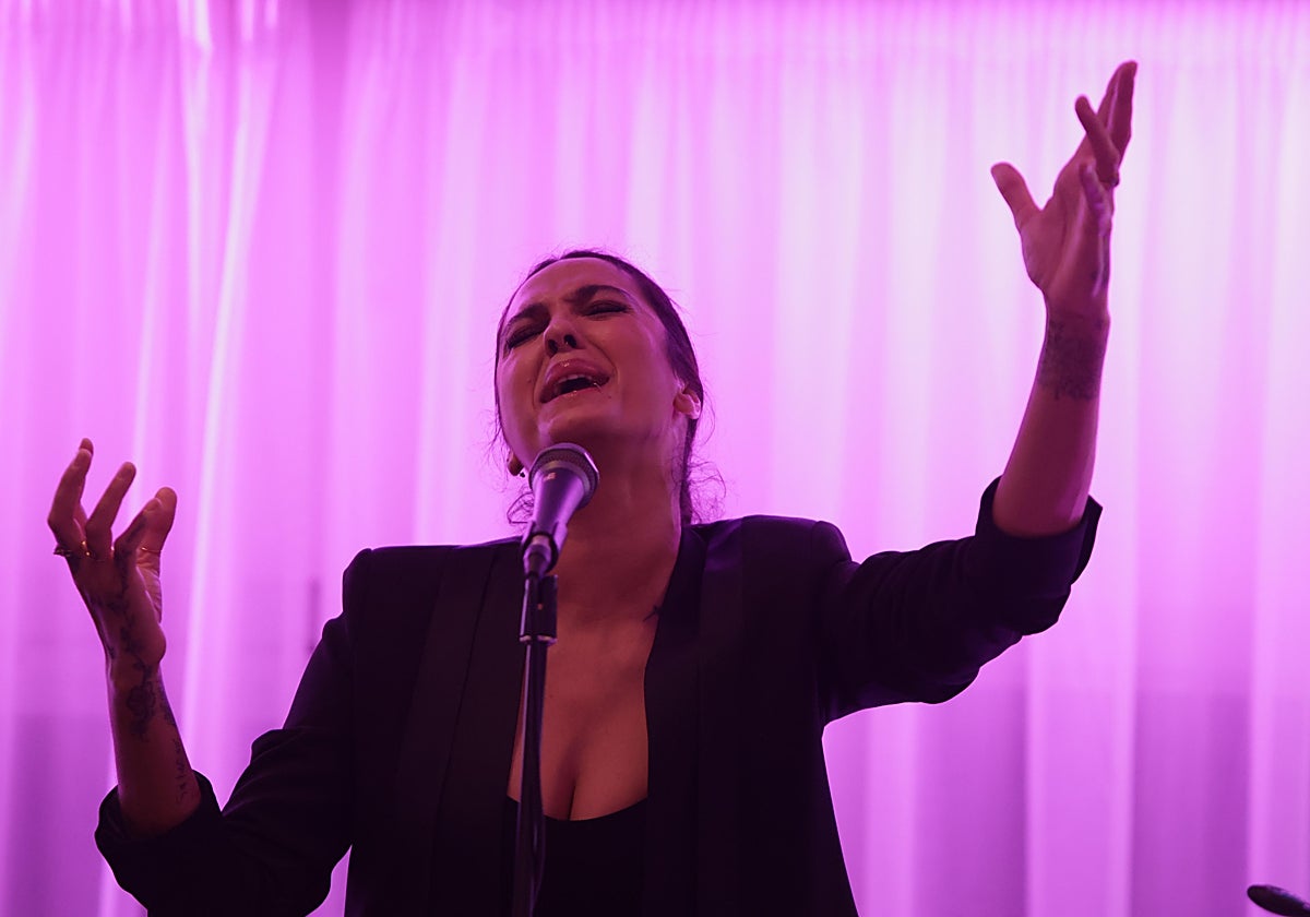 Un instante del concierto de Alba Molina en Sevilla