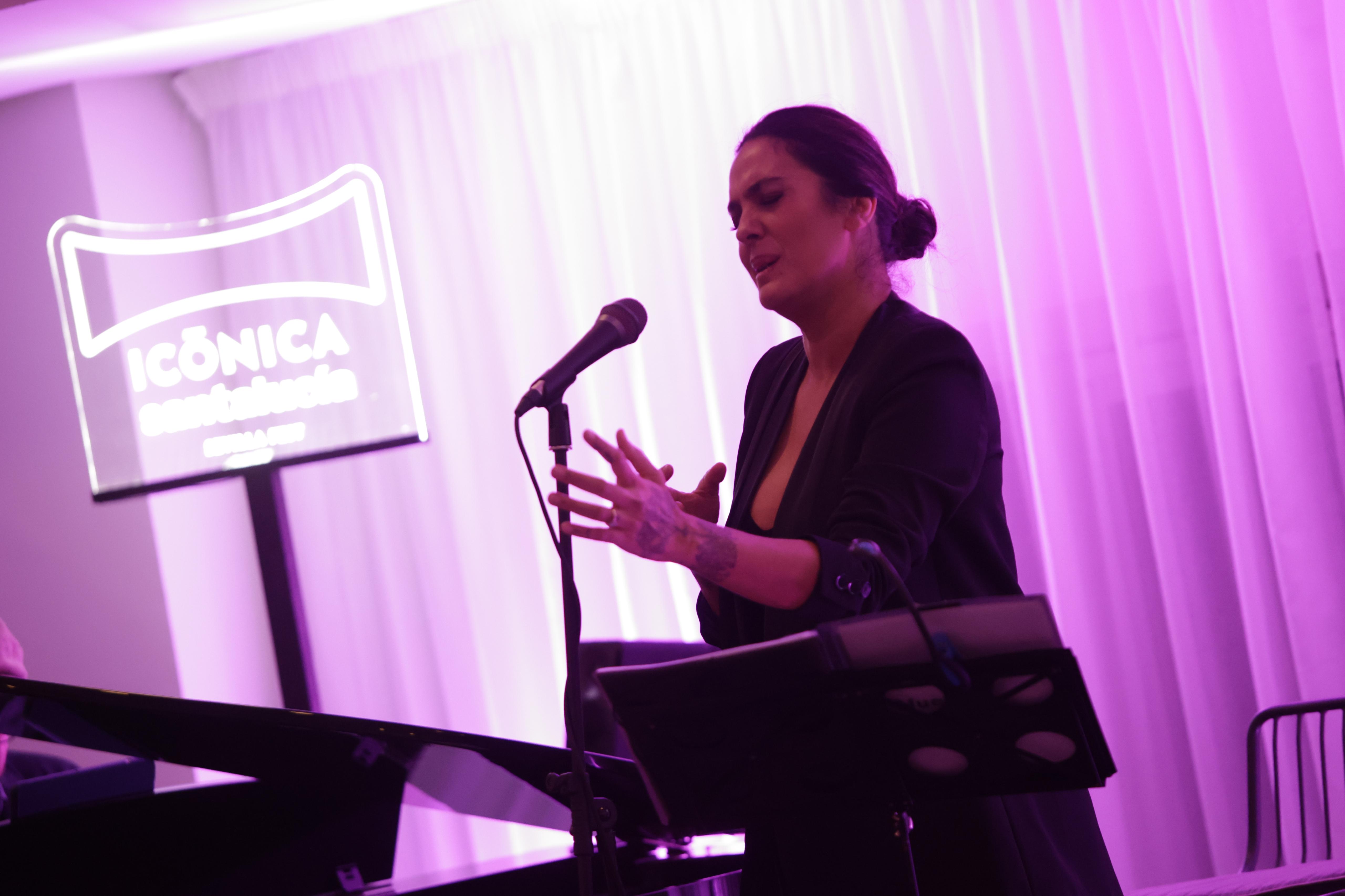 Un instante del concierto de Alba Molina en Sevilla