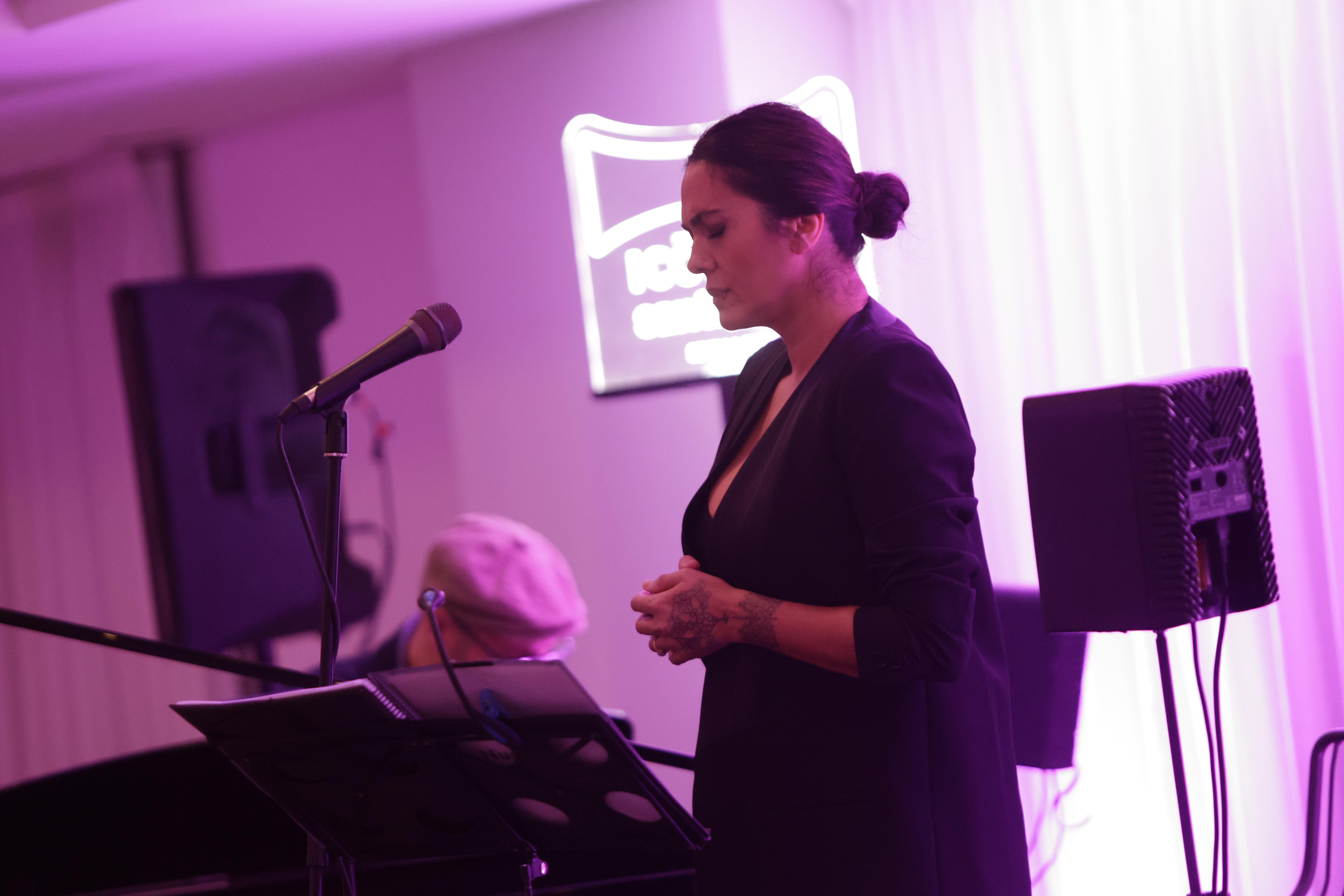 Un instante del concierto de Alba Molina en Sevilla