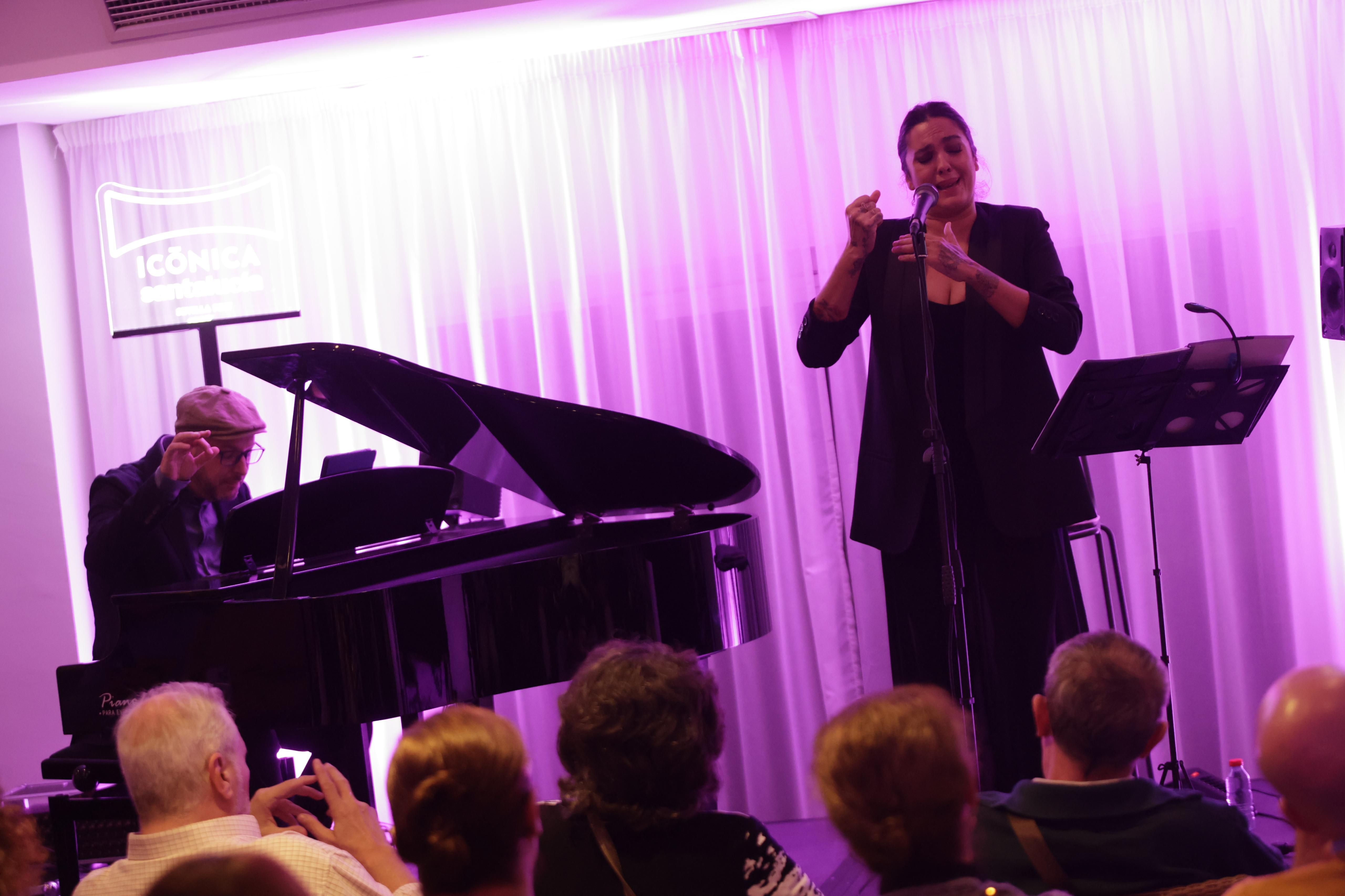Un instante del concierto de Alba Molina en Sevilla