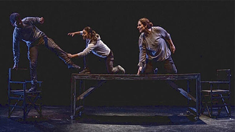 Los actores representando 'Mosca'