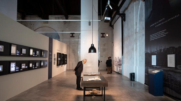 Además de conocer la exposición dedicada a Los Machado, también se puede conocer el edificio de la Real Fábrica de Artillería