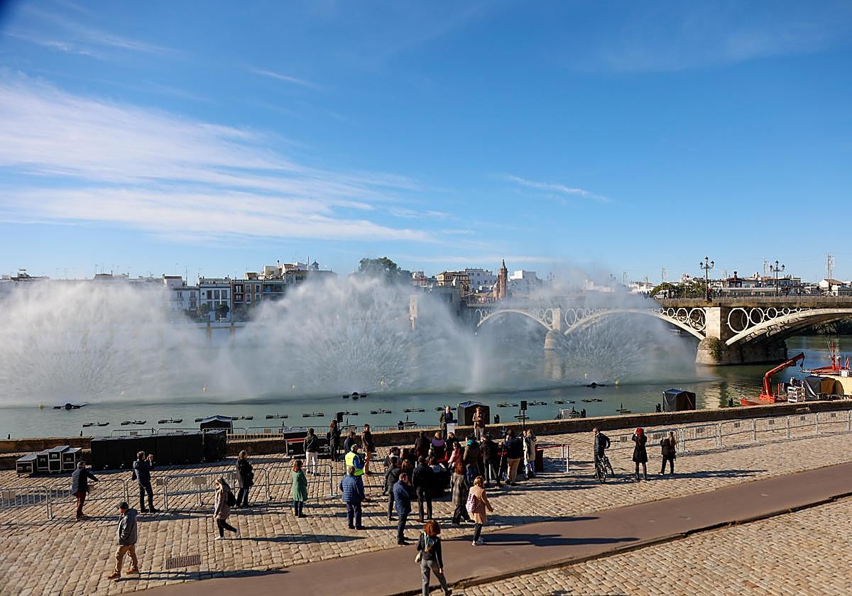 El nuevo espectáculo de Navigalia ha sido presentado este lunes, junto al Puente de Isabel II