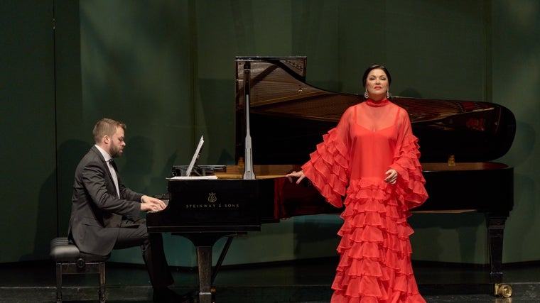 Pavel Nebolsin (piano) y Anna Netrebko (soprano)