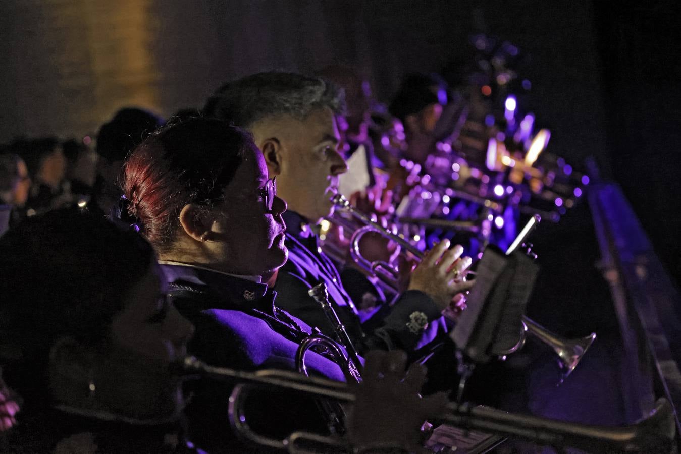 Cantores de Híspalis durante el concierto en Fibes