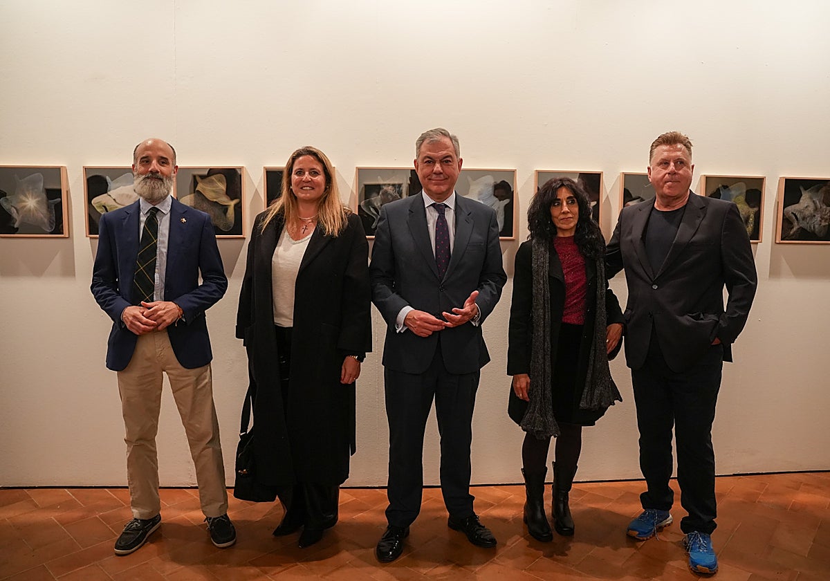 Juan Ramón Rodríguez Mateo, Angie Moreno, José Luis Sanz, Elisabetta de Luca y Federico Guzmán, durante la inauguración de la exposición