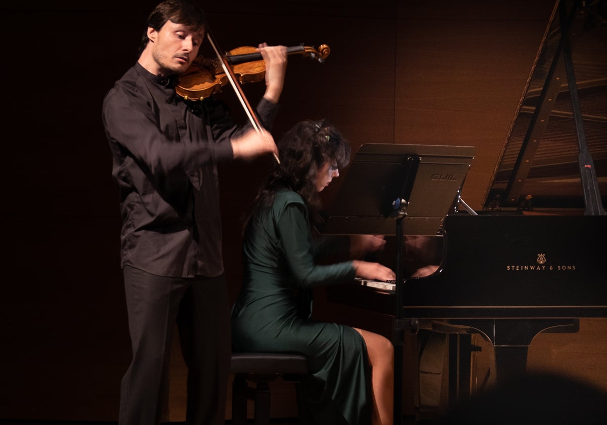 Alejandro Bustamante (violín) y Patricia Arauzo (piano)