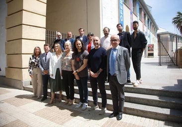 La consejera de Cultura, Patricia del Pozo, junto a la directora del Ballet, Patricia Guerrero, y el músico Fahmi Alqhai, además del director del Teatro de la Maestranza, director del Festival de Granada y delegada de Cultura de Córdoba, entre otros