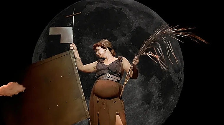 Charo representando 'Al Relente'