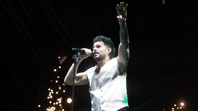 En imágenes, el concierto de Antoñito Molina en la Plaza de España de Sevilla