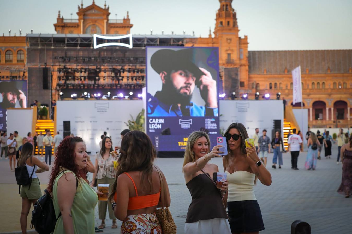 Ambiente previo al concierto de Los Caños
