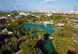 La atracción de Isla Mágica a la que puedes acceder aunque no tengas entrada al parque: te puedes montar por ocho euros