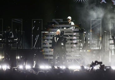 Pet Shop Boys transforma la Plaza de España de Sevilla en una gigantesca discoteca