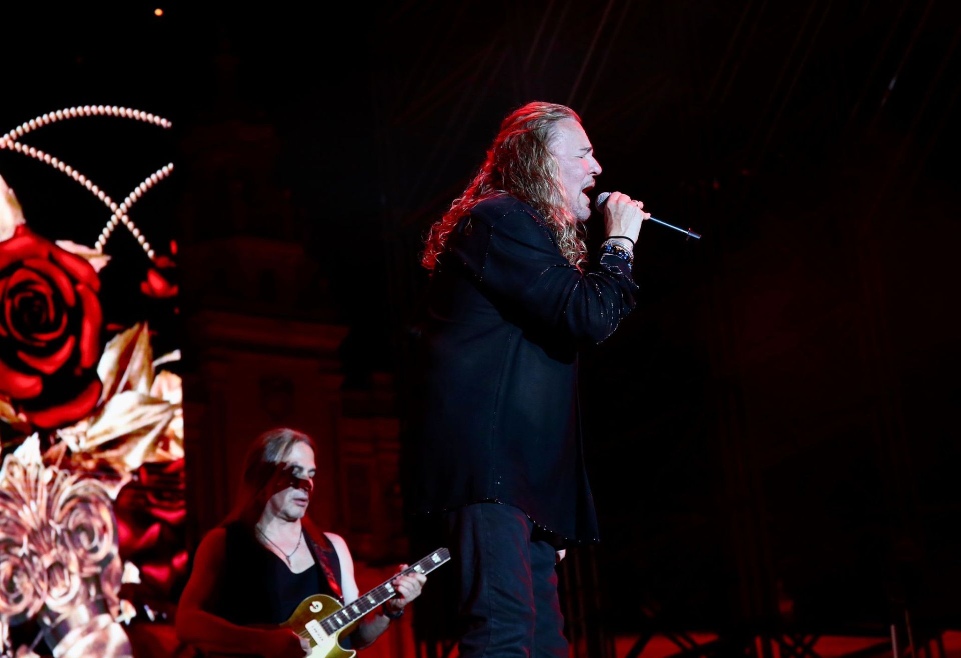 Actuación del grupo mexicano Maná, en la noche de este domingo en Sevilla