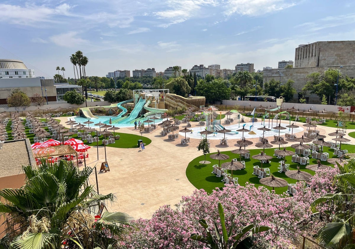 Interior del parque de Isla Mágica, que abrirá este viernes 27 de junio sus nuevas atracciones