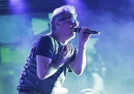 Las imágenes del concierto de Love of Lesbian e Iván Ferreiro en Sevilla