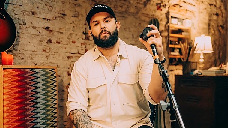 El mexicano Carín León