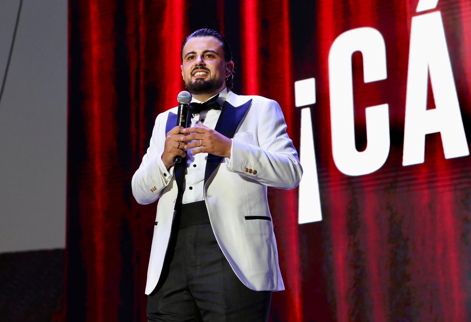 Juan Amodeo en plena actuación este martes en la Plaza de España