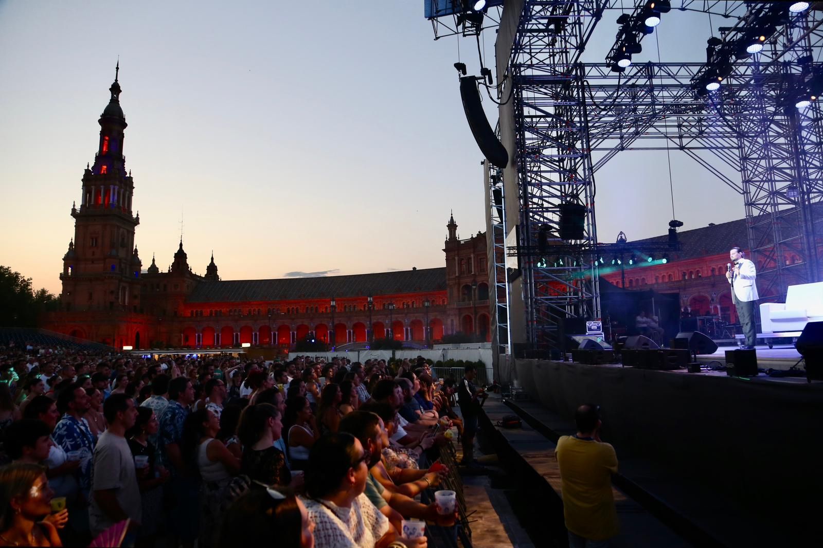 Ambiente en la Plaza de España