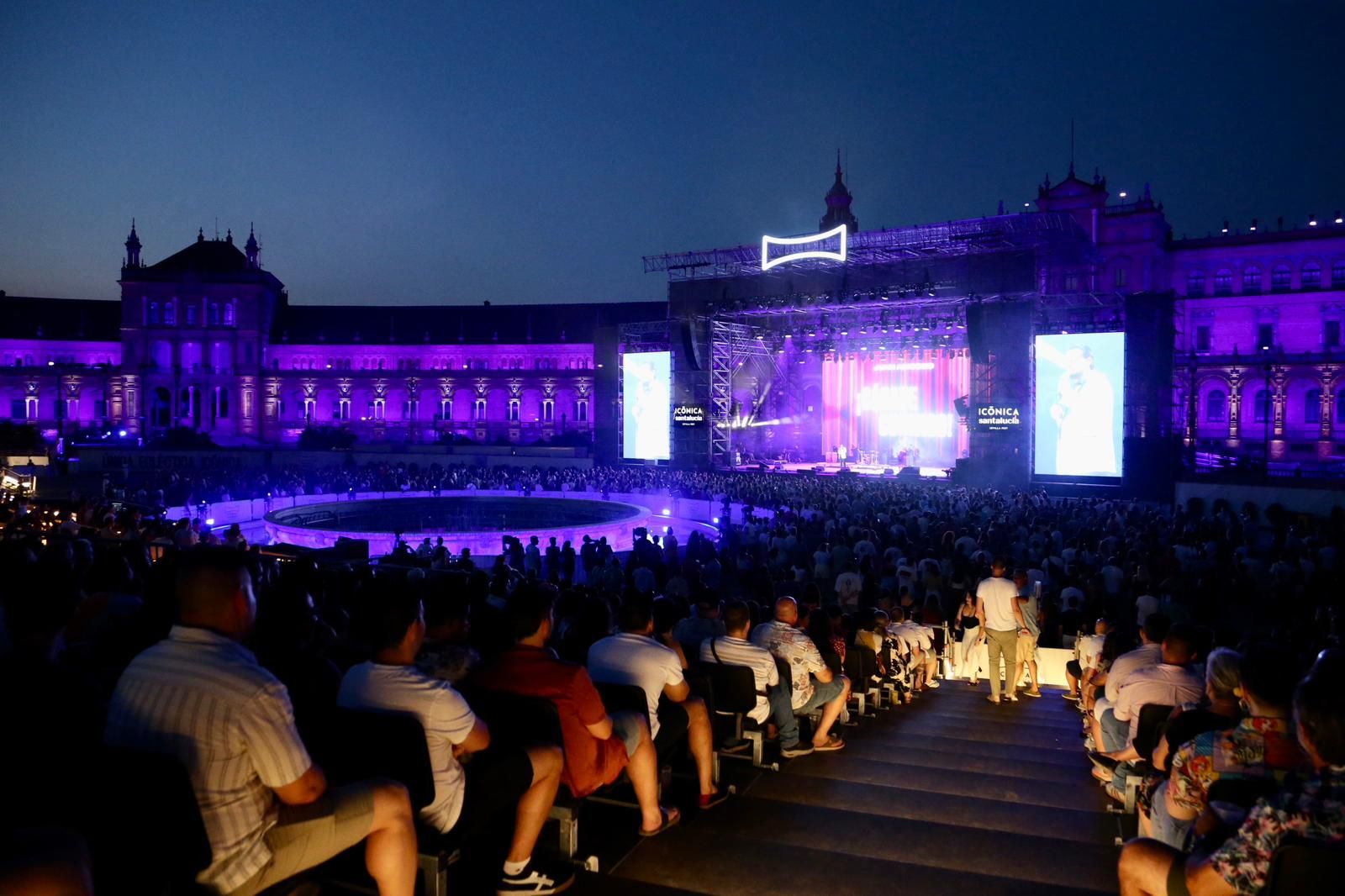 Ambiente en la Plaza de España