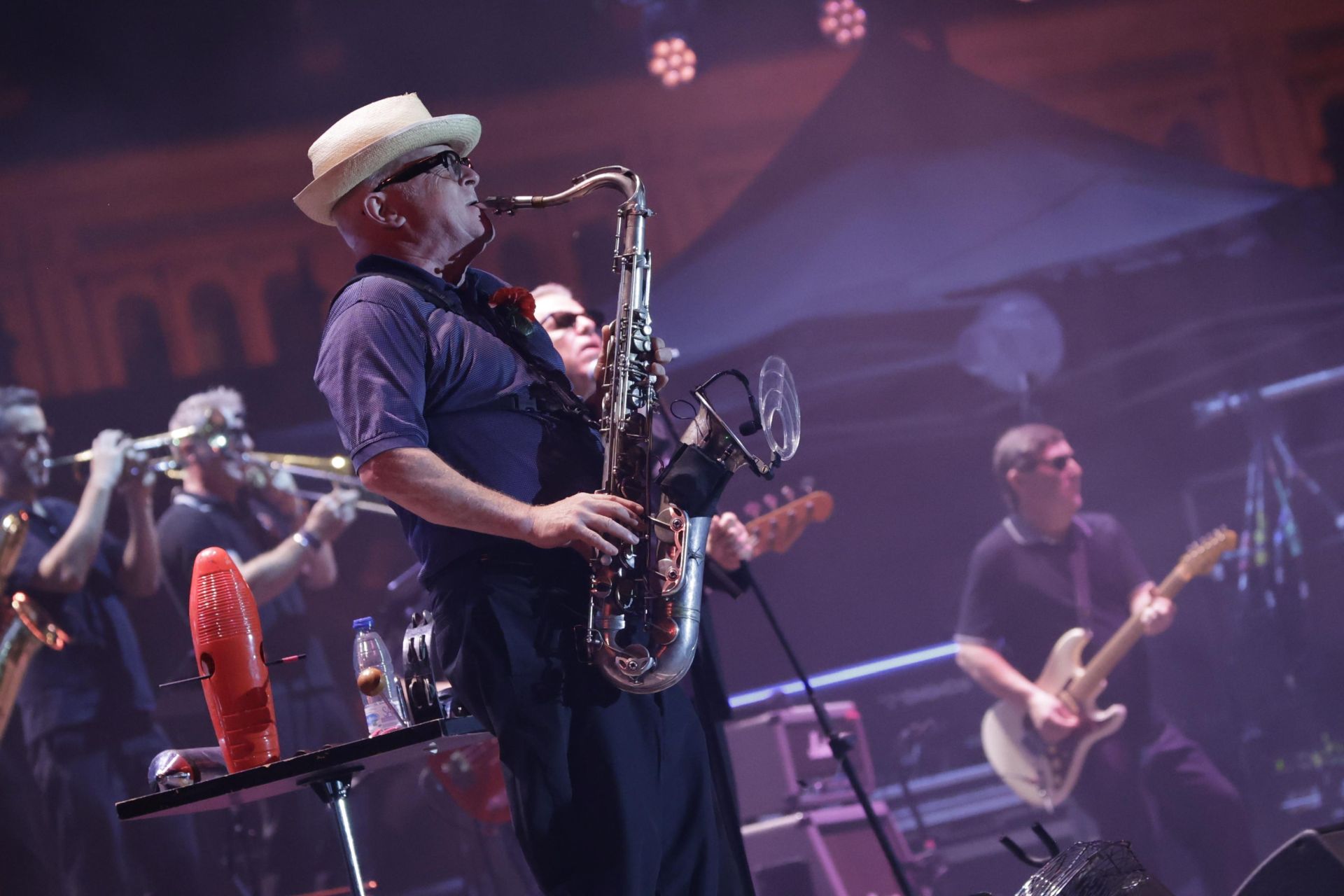 Madness interpretaron sus éxitos más famosos en Sevilla 