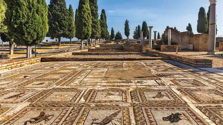 Las ruinas de la antigua ciudad romana de Itálica, situadas en Santiponce, se pueden visitar a lo largo de esta semana